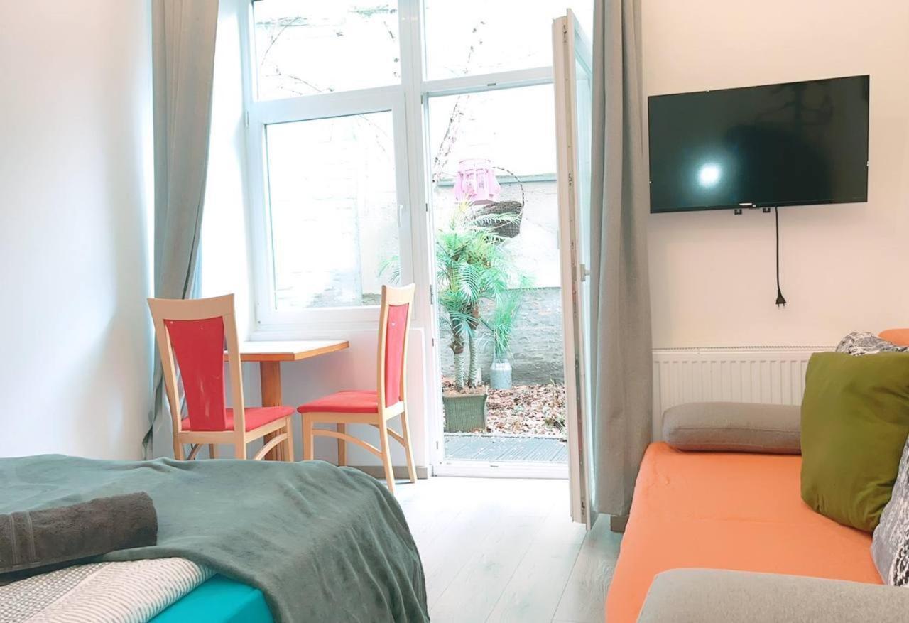Comfort Triple Room Hn Viena Exterior foto